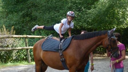 Ferienprogramm: Voltigieren - Turnen auf dem Pferd